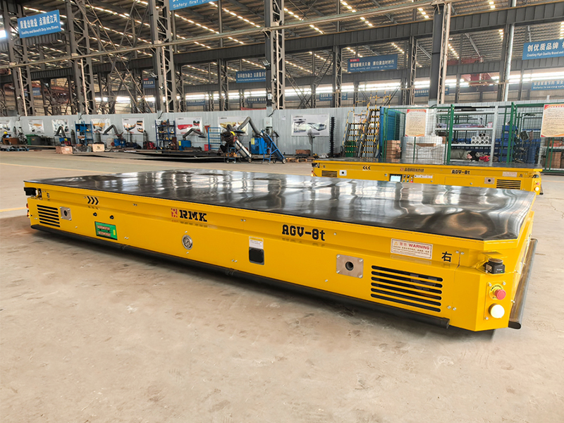 8 tone AGV ghidat cu laser cu palet de ridicare
